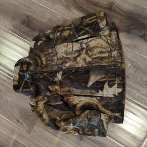 Columbia 24M camo sweater